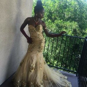 Beautiful gold mermaid Prom dress